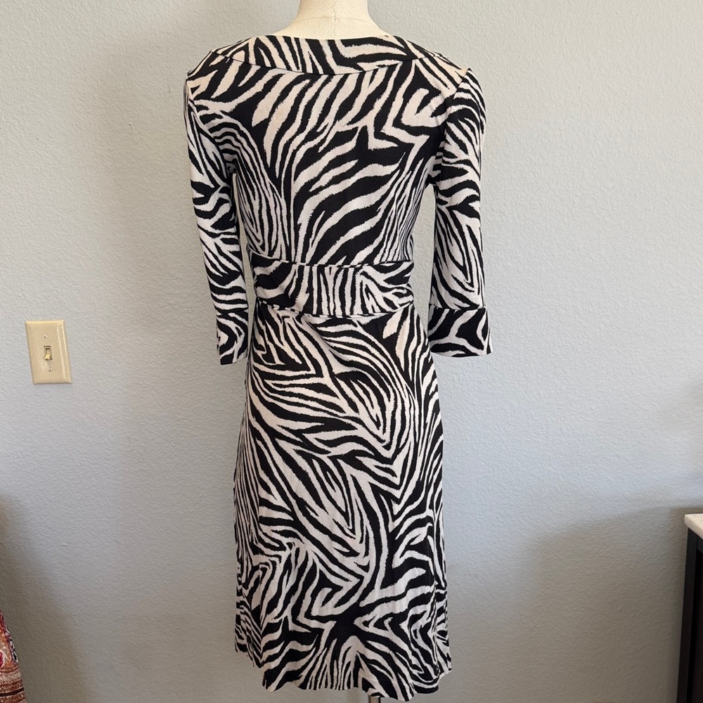 Vintage Silk Diane Von Furstenberg Zebra Print Wrap Dress…soooo sexy! Bin D3 - Picture 5 of 6